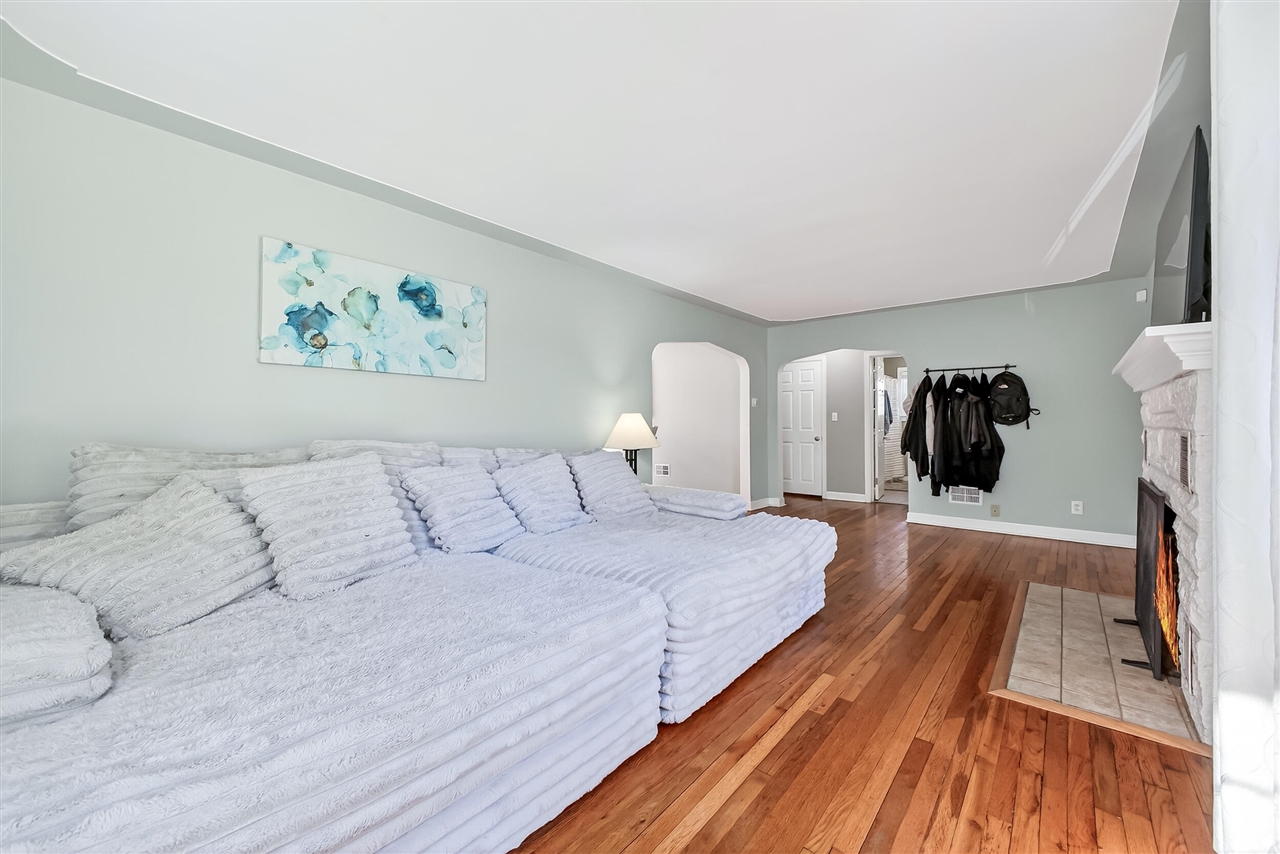 1845 Spencer Drive, Norton Shores, MI, 49441-4536