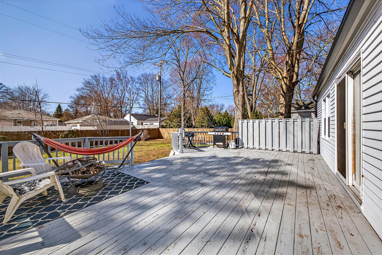 1845 Spencer Drive, Norton Shores, MI, 49441-4536