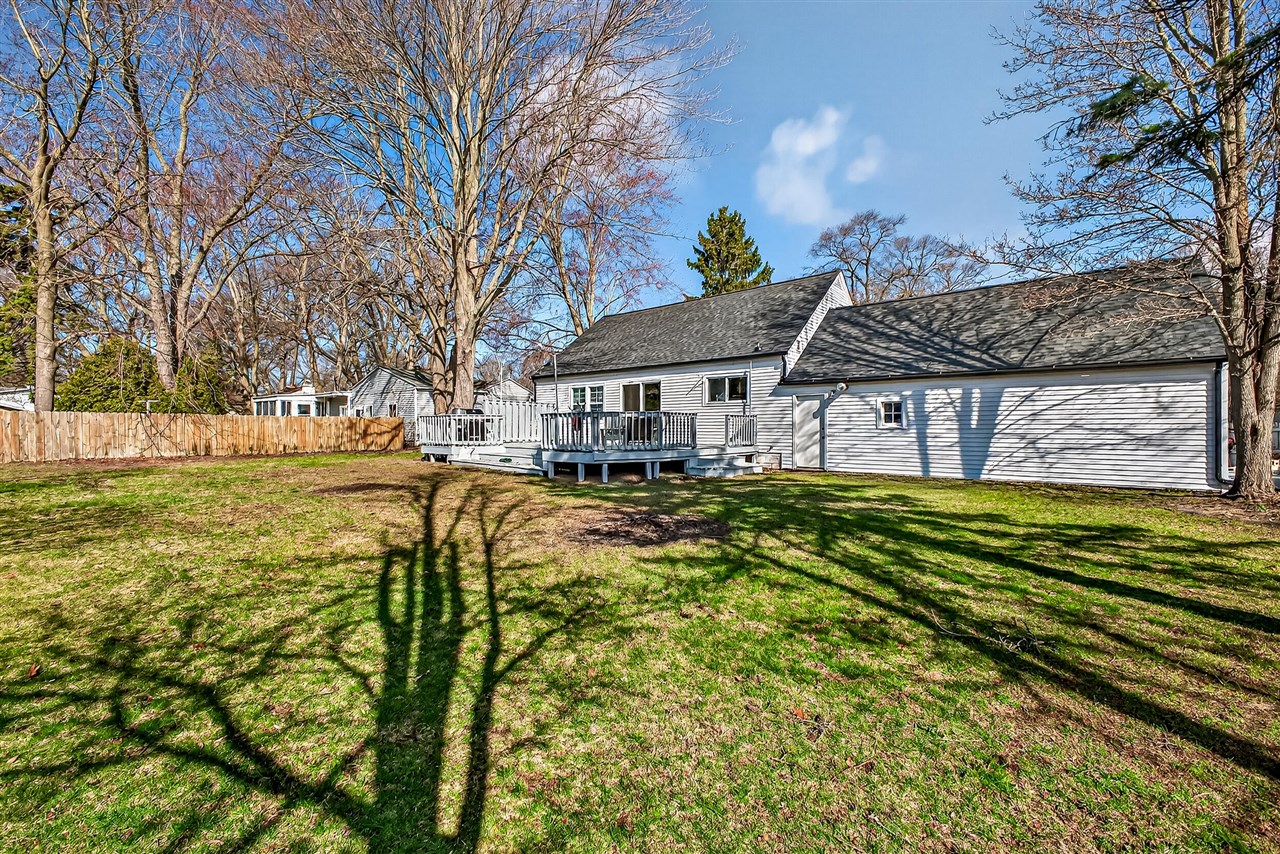 1845 Spencer Drive, Norton Shores, MI, 49441-4536