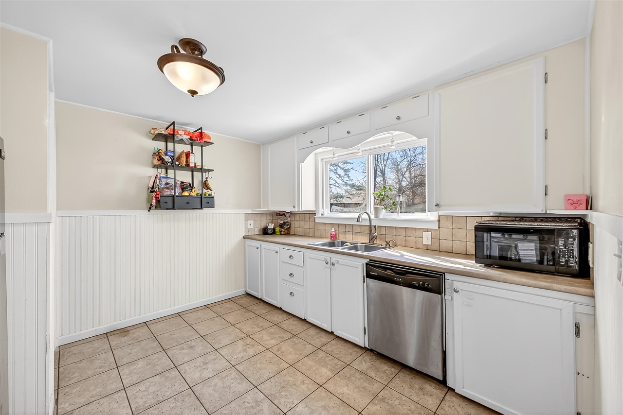 1845 Spencer Drive, Norton Shores, MI, 49441-4536