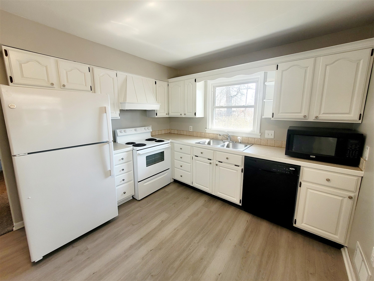 1462 Southlawn Drive, Wyoming, MI, 49509-4354