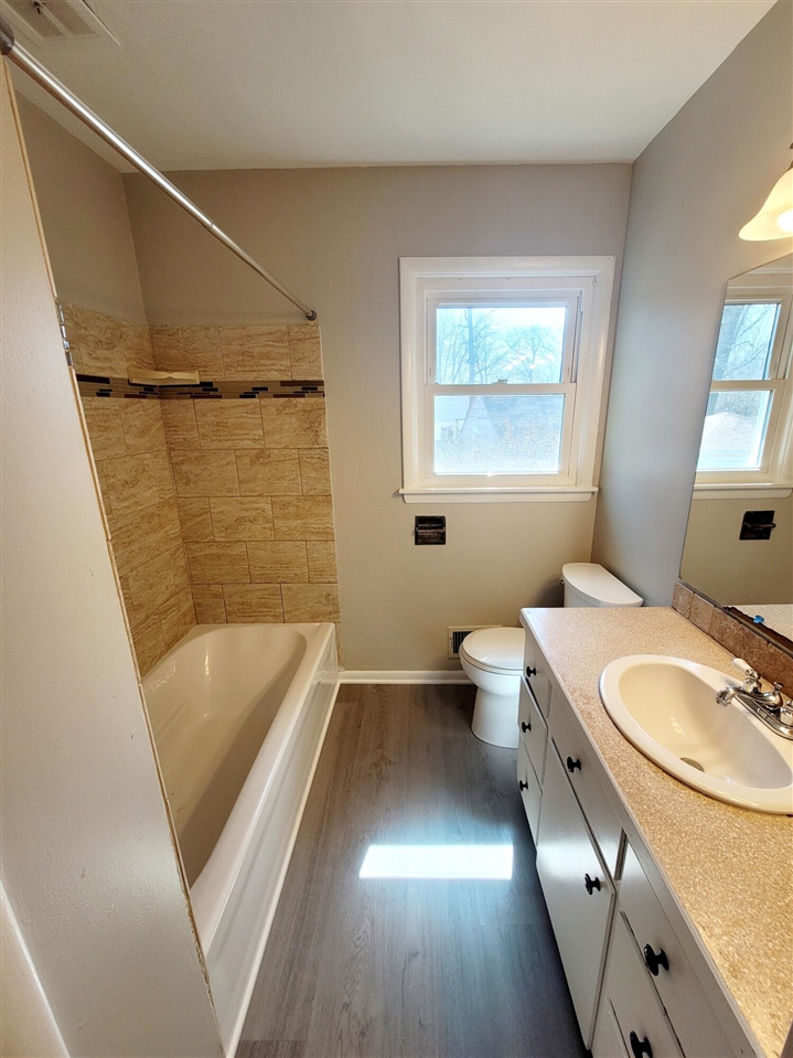 1462 Southlawn Drive, Wyoming, MI, 49509-4354