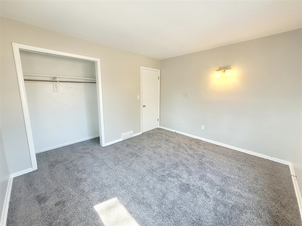 1462 Southlawn Drive, Wyoming, MI, 49509-4354