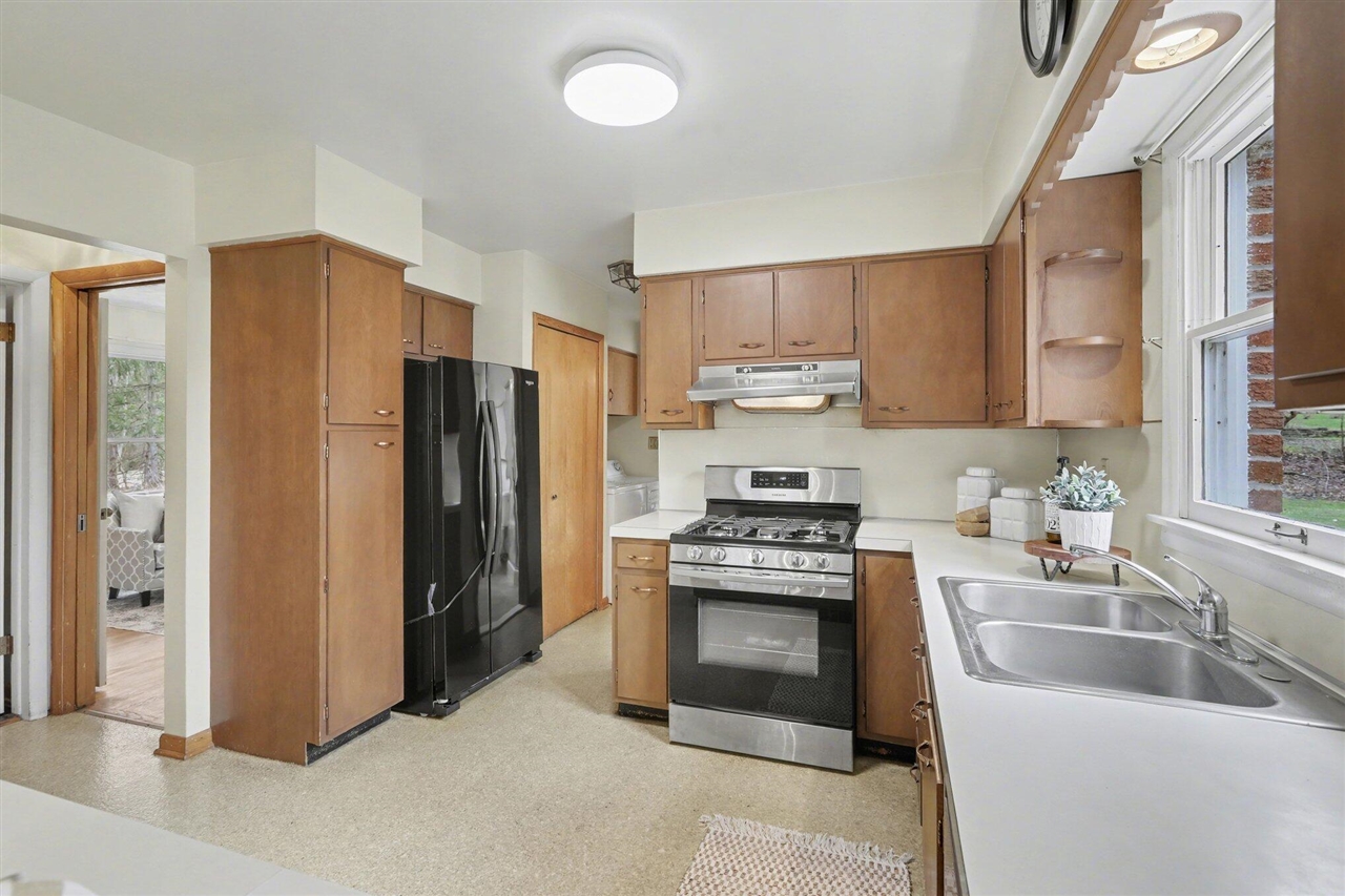 2889 Parkridge Drive, Ann Arbor, MI, 48103-1734