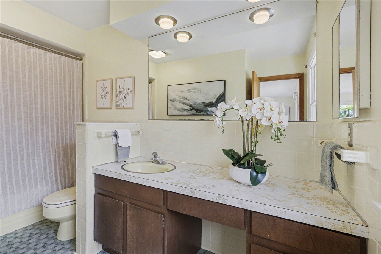 2889 Parkridge Drive, Ann Arbor, MI, 48103-1734