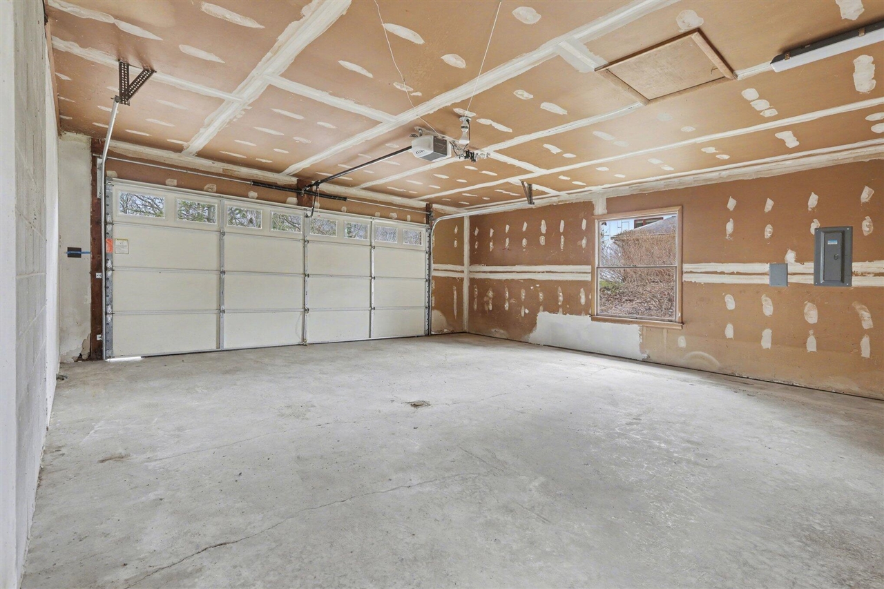 2889 Parkridge Drive, Ann Arbor, MI, 48103-1734