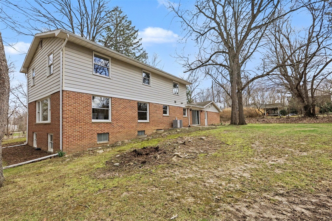 2889 Parkridge Drive, Ann Arbor, MI, 48103-1734