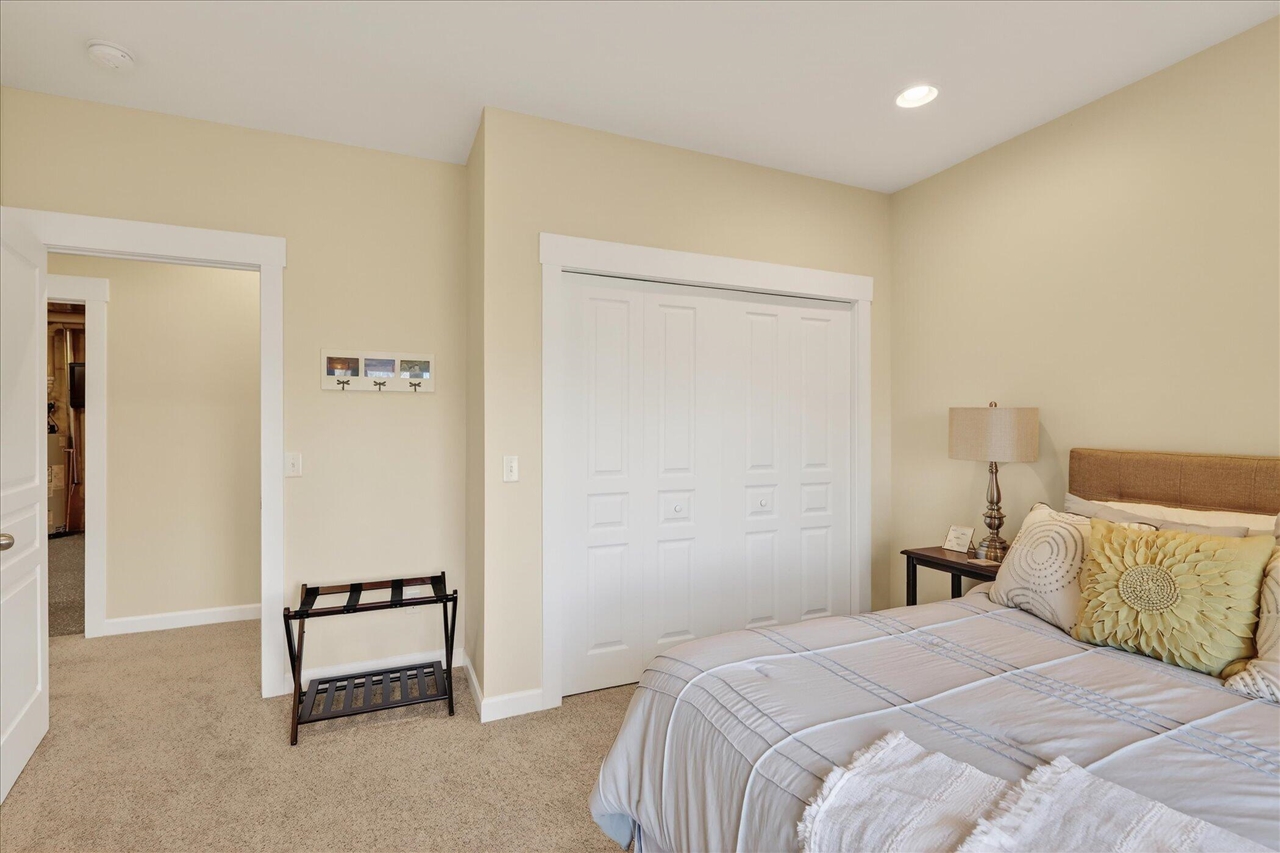 5420 Farallon Street, Kalamazoo, MI, 49009-6202