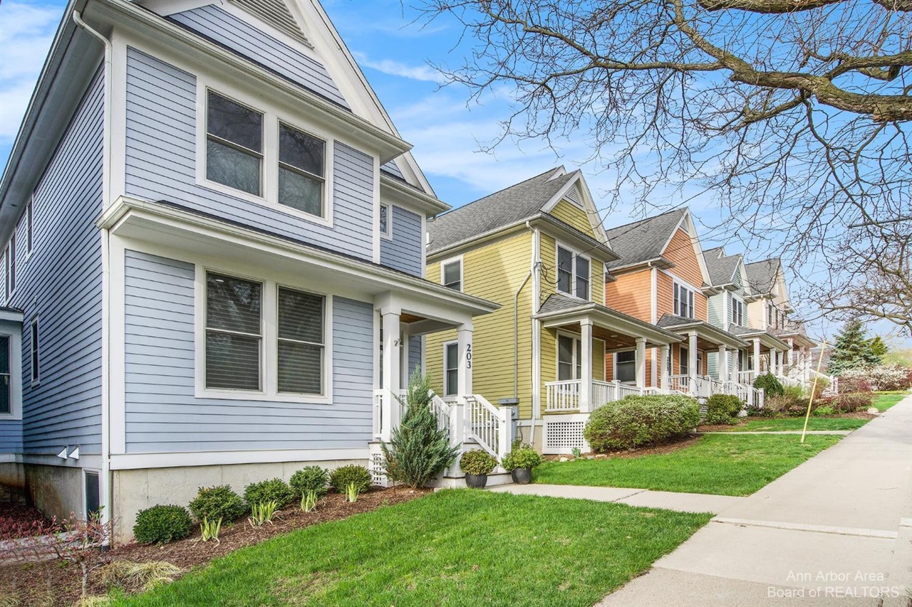 203 W Summit Street, Ann Arbor, MI, 48103-3249
