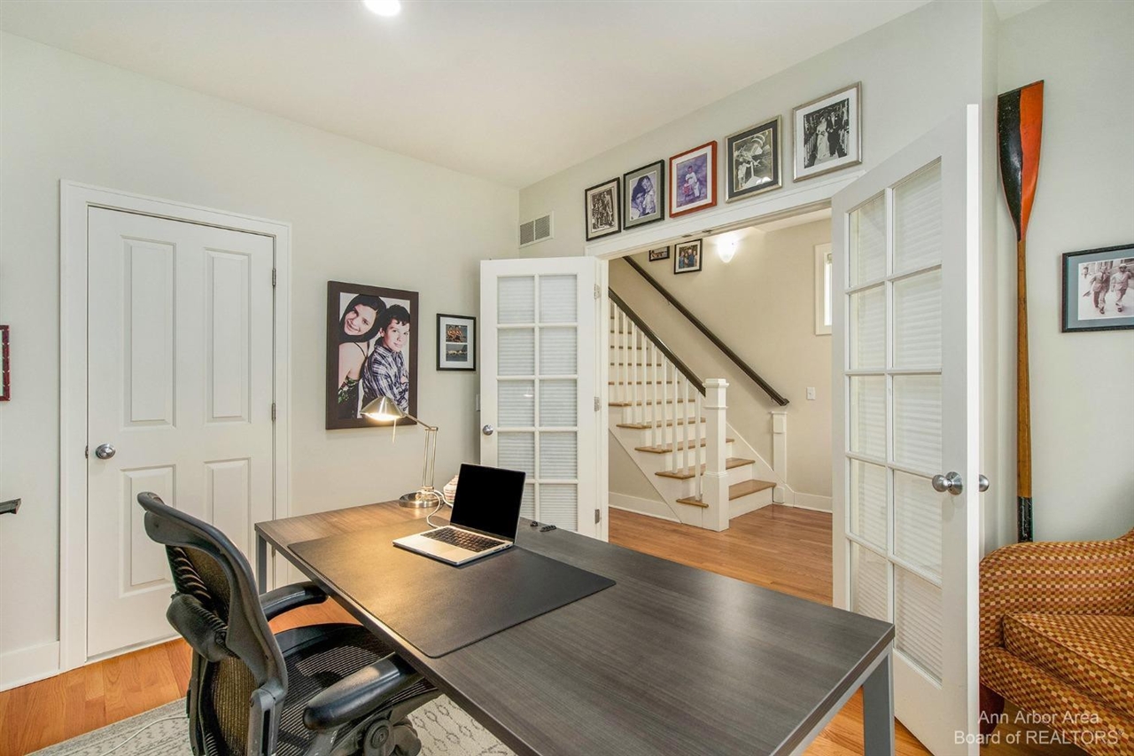 203 W Summit Street, Ann Arbor, MI, 48103-3249