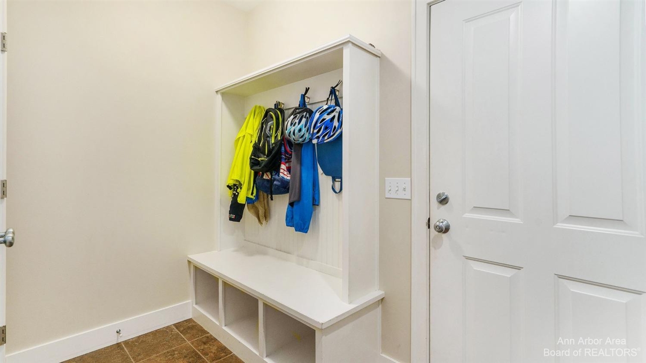 203 W Summit Street, Ann Arbor, MI, 48103-3249