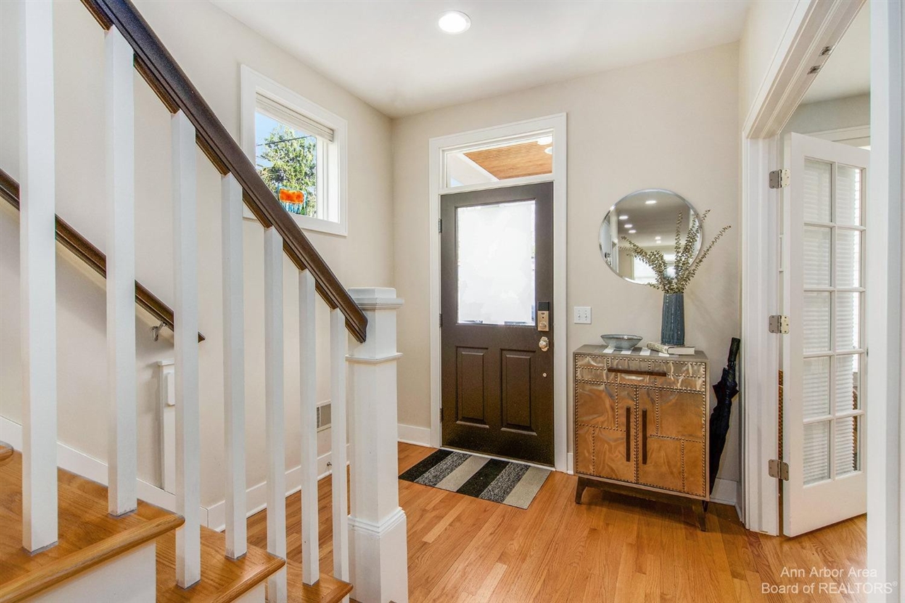 203 W Summit Street, Ann Arbor, MI, 48103-3249