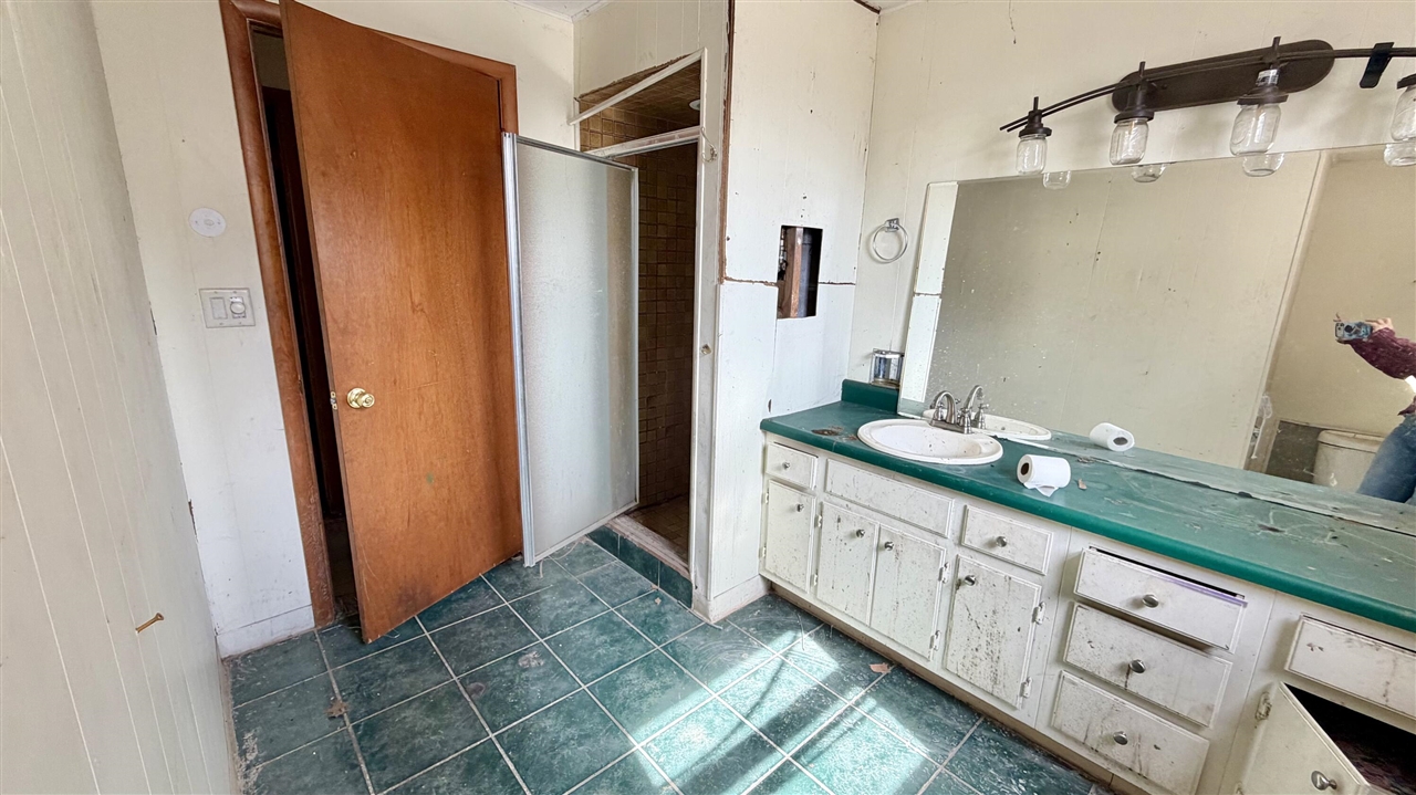 1565 N Teakwood Drive, Stevensville, MI, 49127-9622