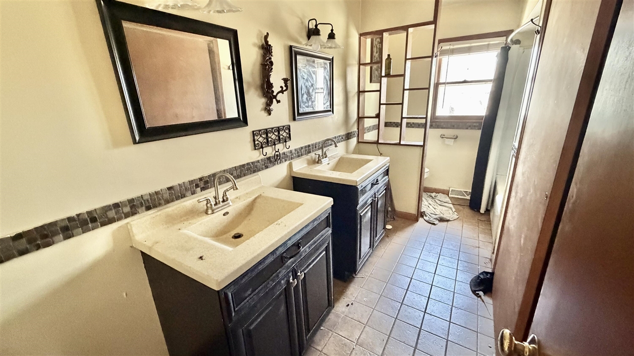 1565 N Teakwood Drive, Stevensville, MI, 49127-9622