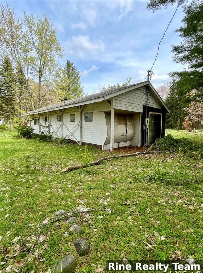10624 W 22 1/2 Road, Mesick, MI, 49668-8921