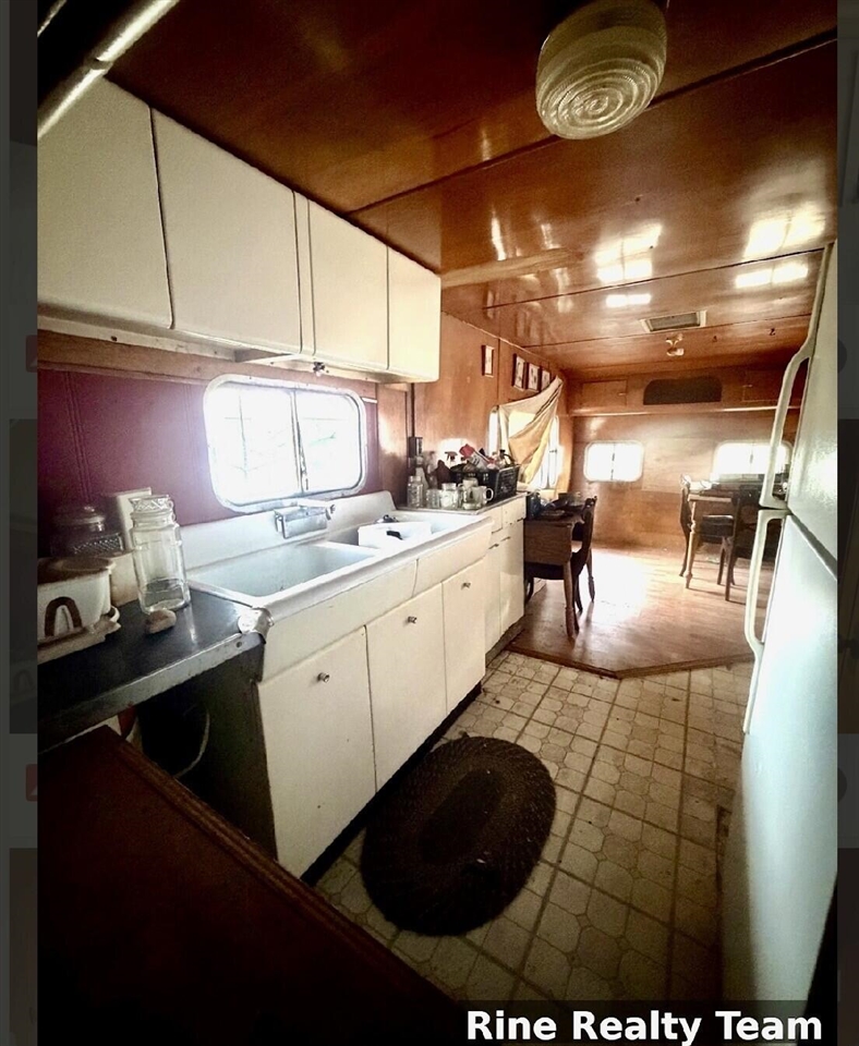 10624 W 22 1/2 Road, Mesick, MI, 49668-8921