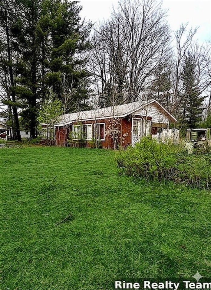 10624 W 22 1/2 Road, Mesick, MI, 49668-8921