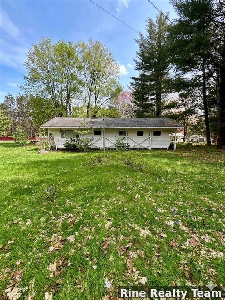 10624 W 22 1/2 Road, Mesick, MI, 49668-8921