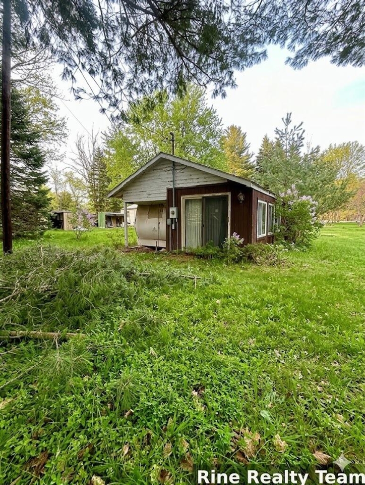 10624 W 22 1/2 Road, Mesick, MI, 49668-8921