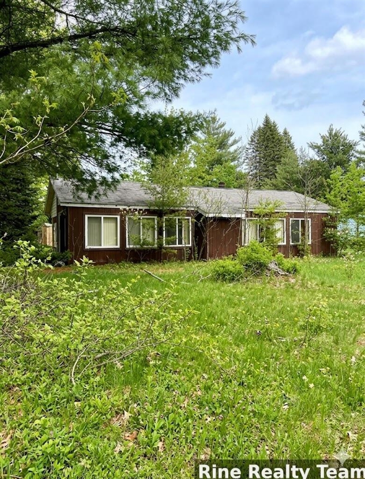 10624 W 22 1/2 Road, Mesick, MI, 49668-8921