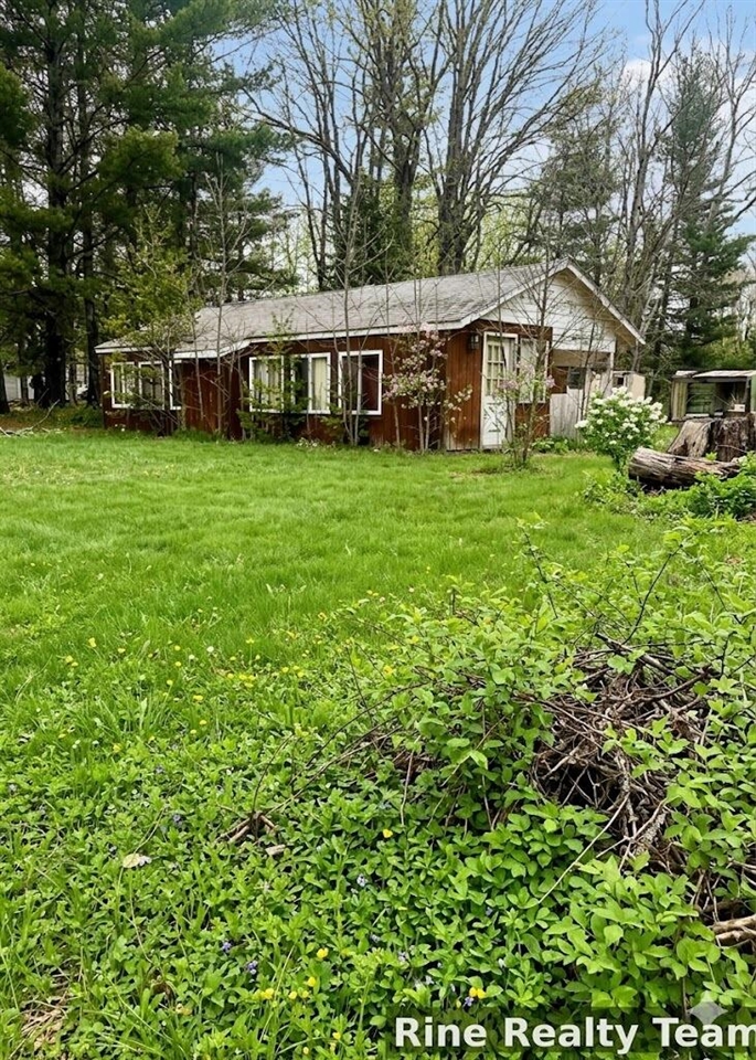 10624 W 22 1/2 Road, Mesick, MI, 49668-8921