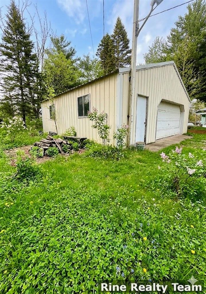 10624 W 22 1/2 Road, Mesick, MI, 49668-8921