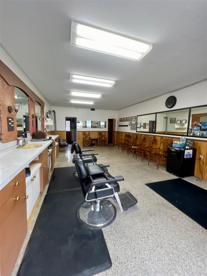 7 W Main Street, Fremont, MI, 49412-1135