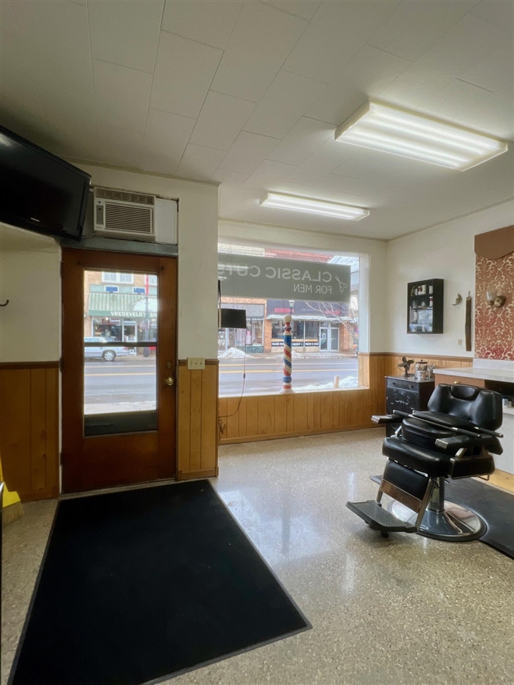 7 W Main Street, Fremont, MI, 49412-1135