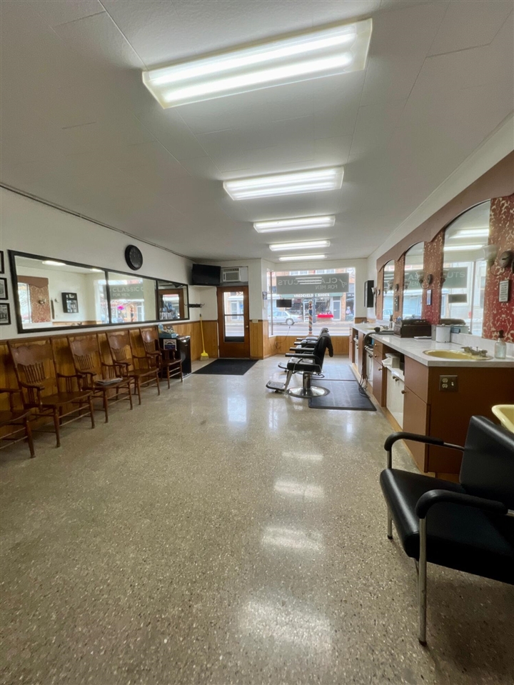 7 W Main Street, Fremont, MI, 49412-1135