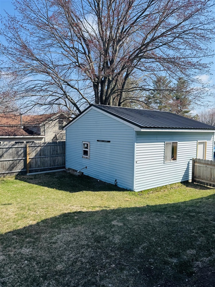 305 Monroe Avenue, Big Rapids, MI, 49307-1353