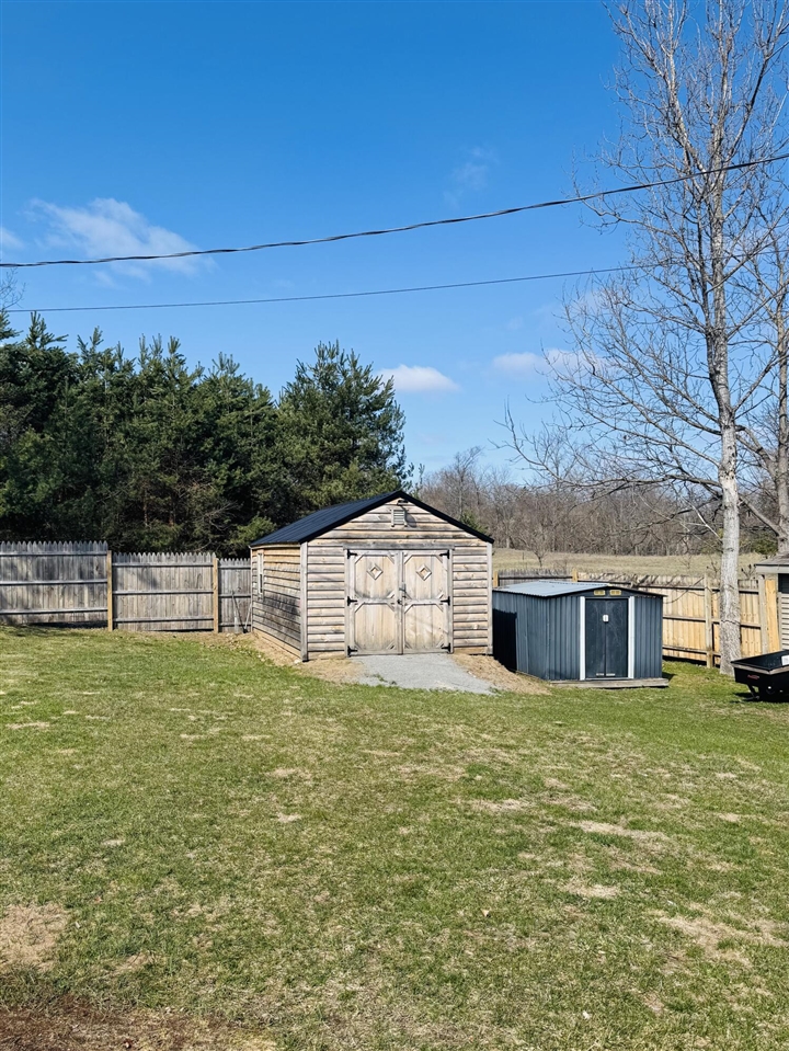 305 Monroe Avenue, Big Rapids, MI, 49307-1353