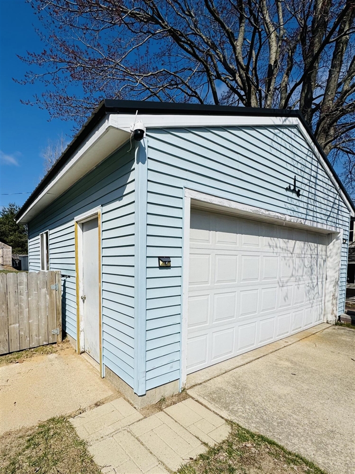 305 Monroe Avenue, Big Rapids, MI, 49307-1353