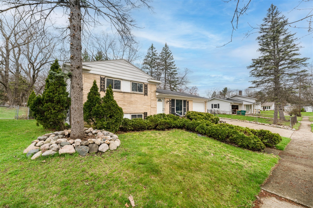 6220 Date Street, Portage, MI, 49024-2706