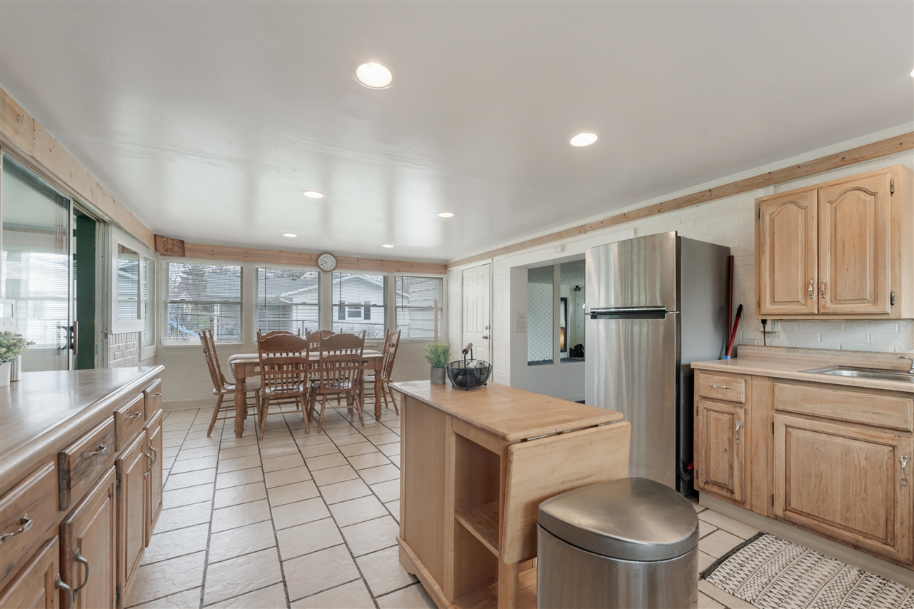 6220 Date Street, Portage, MI, 49024-2706