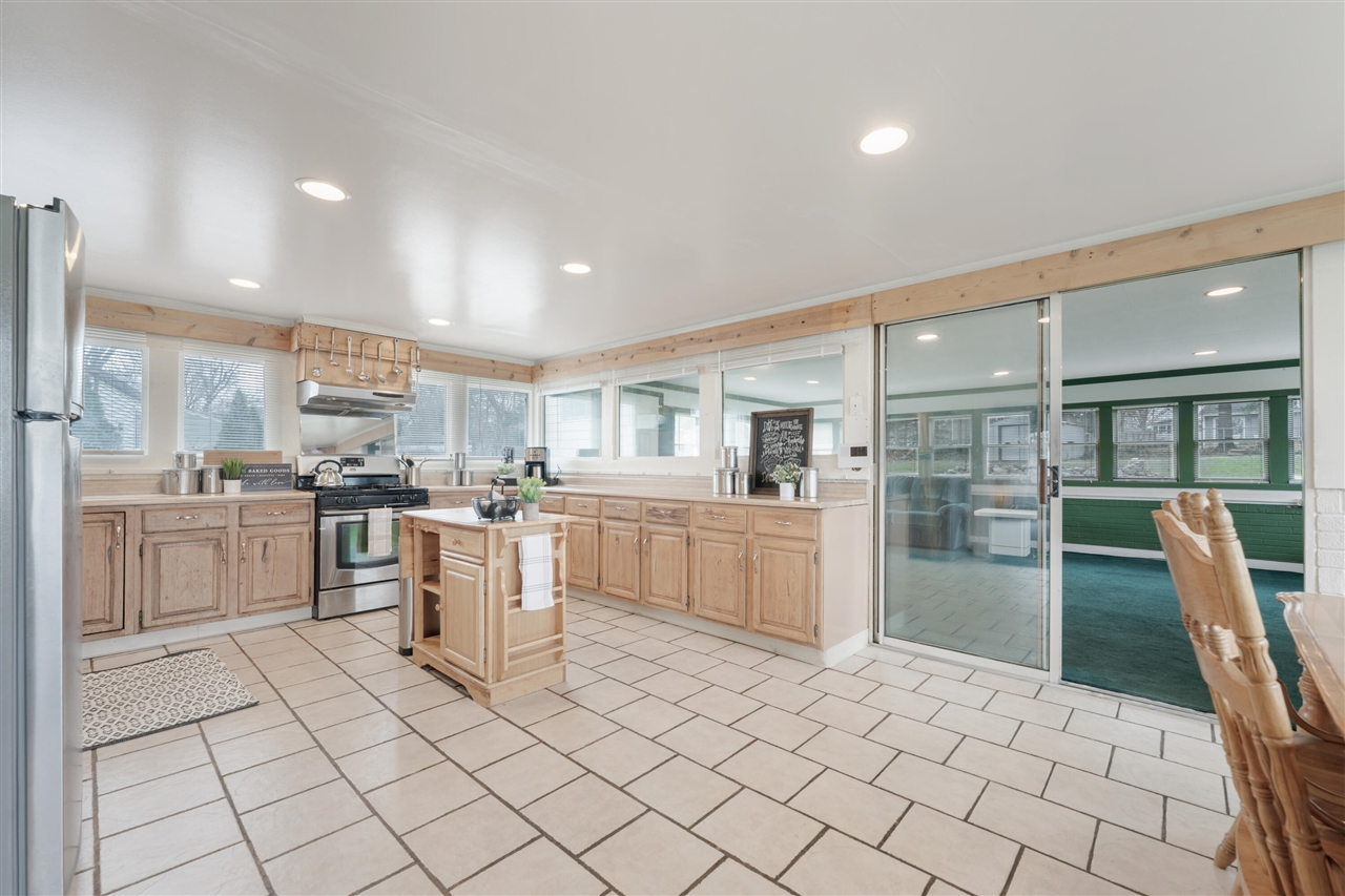 6220 Date Street, Portage, MI, 49024-2706