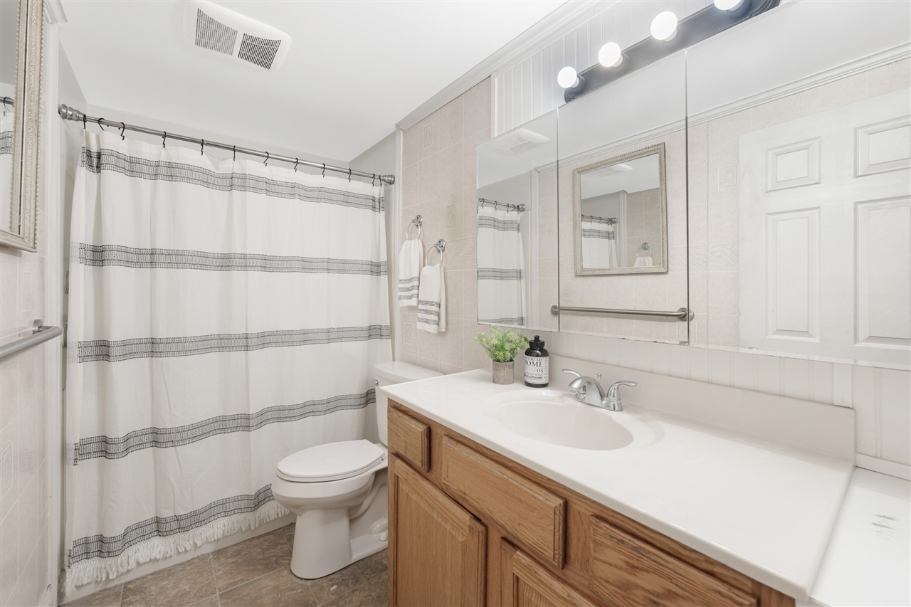 6220 Date Street, Portage, MI, 49024-2706