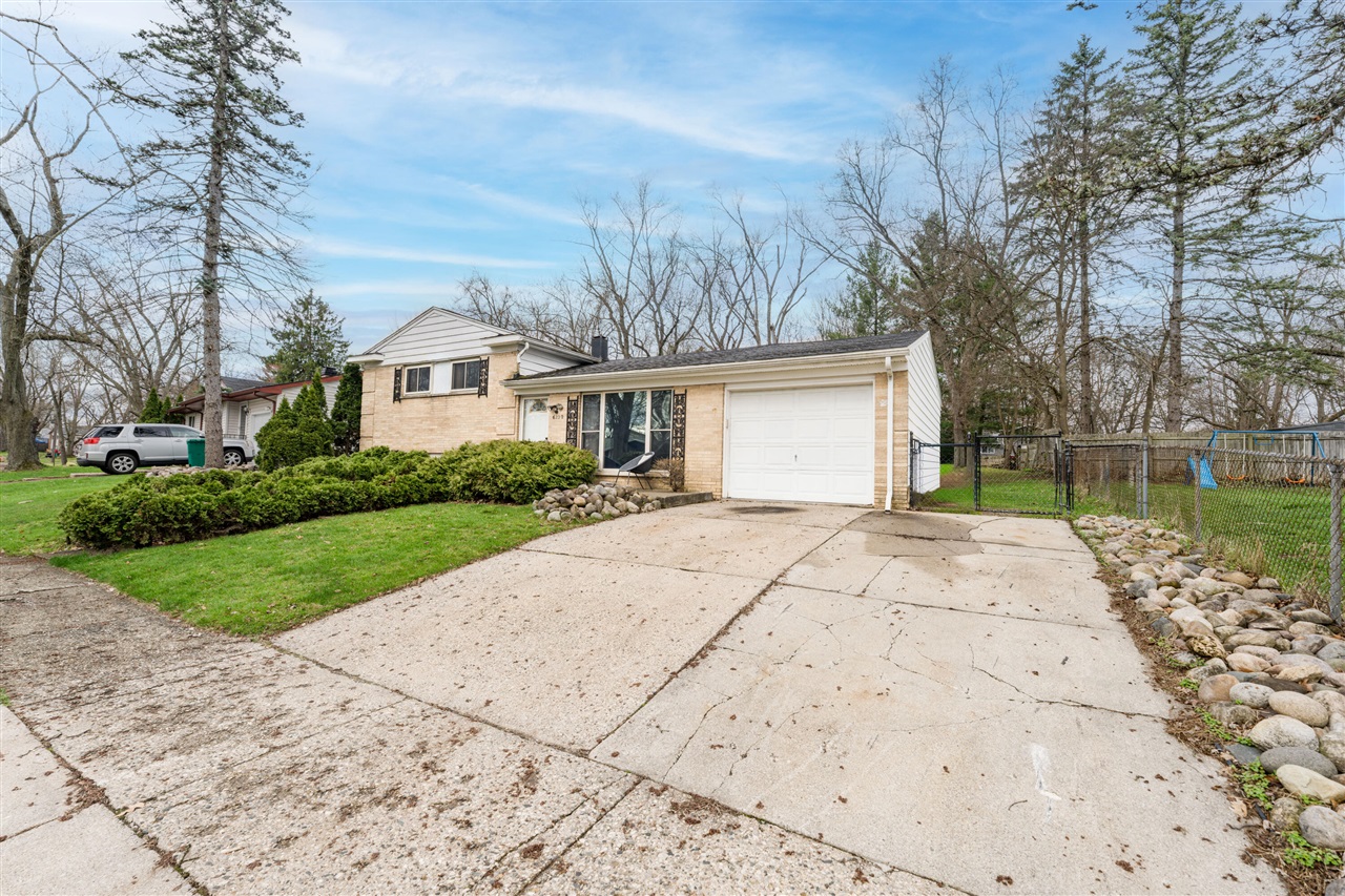 6220 Date Street, Portage, MI, 49024-2706