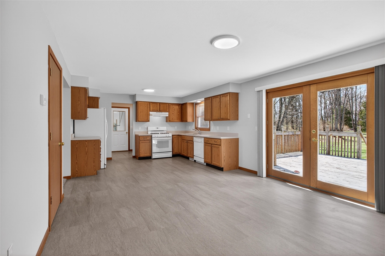 5452 Oakpoint Road, Jackson, MI, 49201-7212