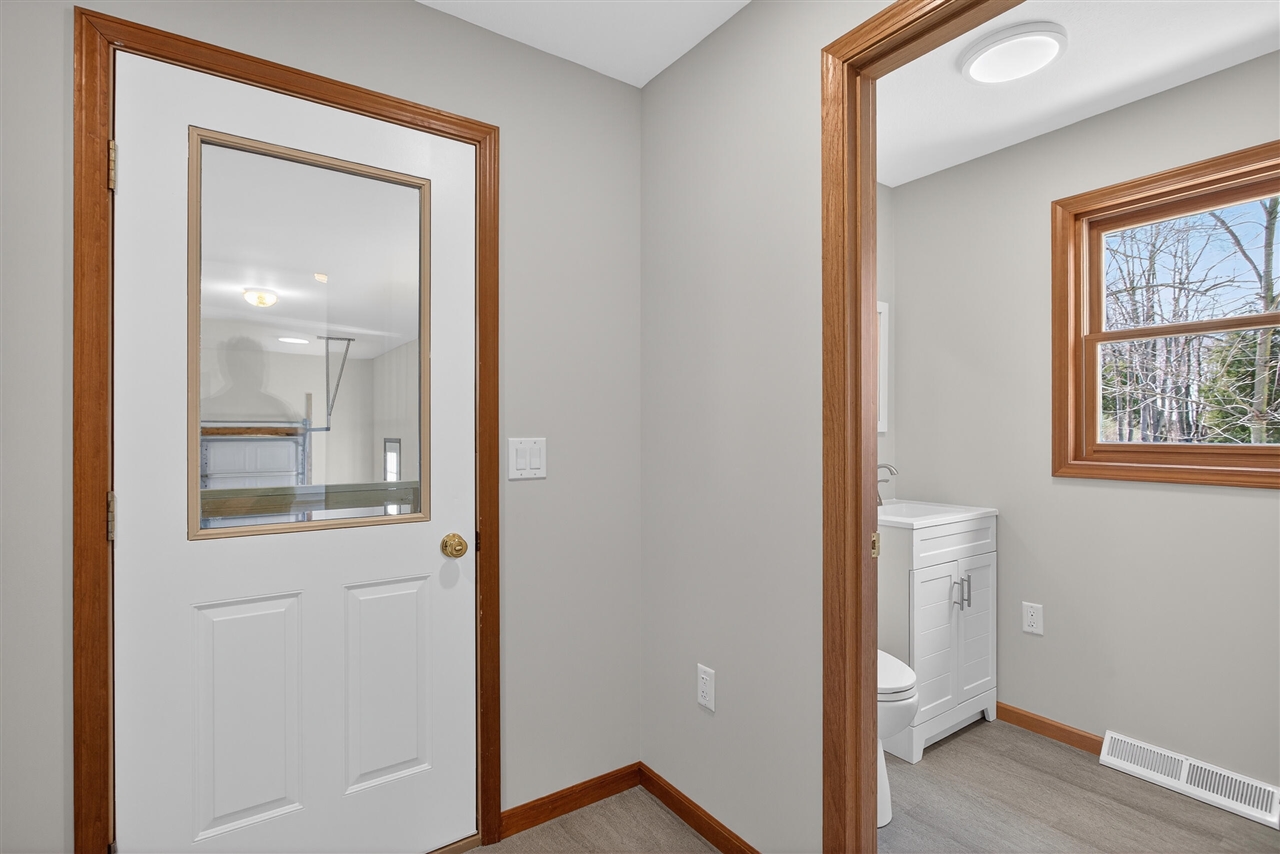 5452 Oakpoint Road, Jackson, MI, 49201-7212