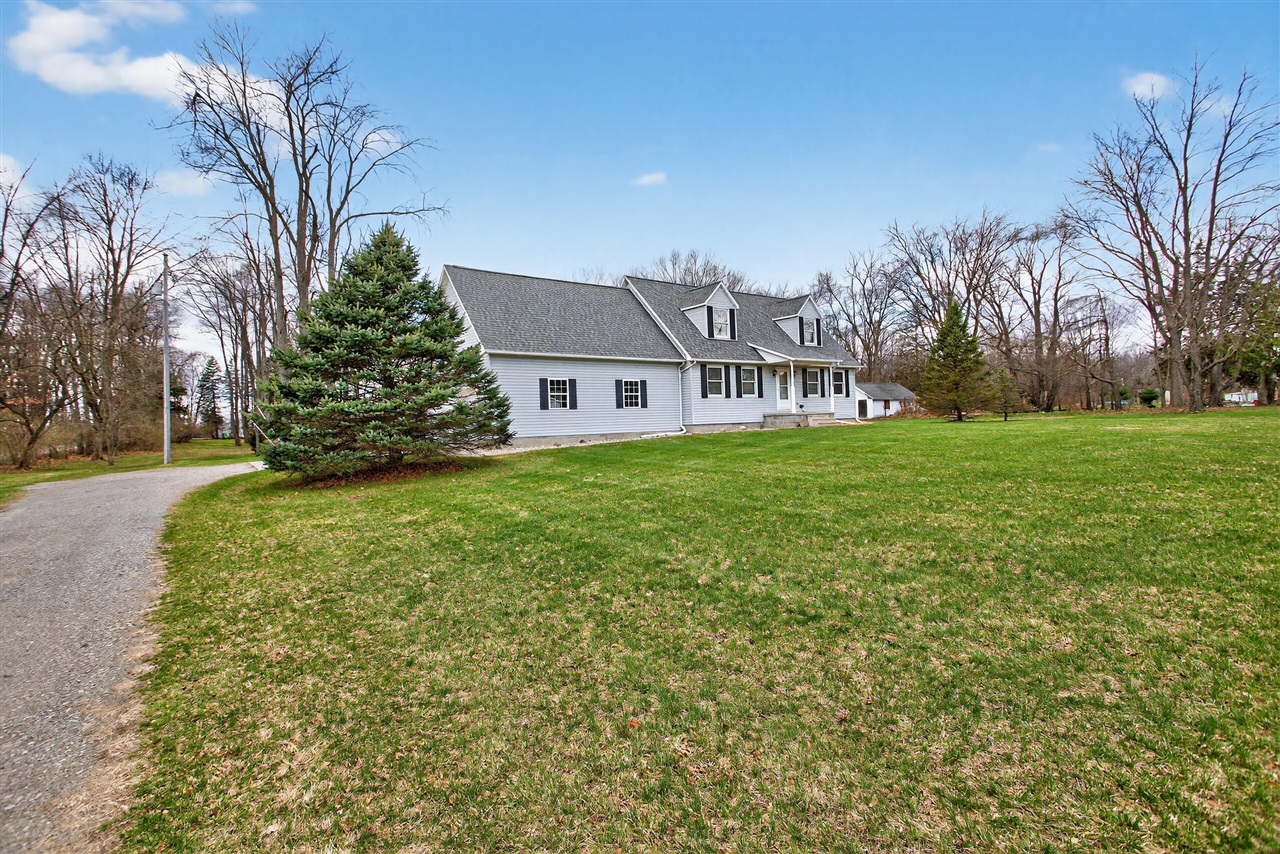 5452 Oakpoint Road, Jackson, MI, 49201-7212