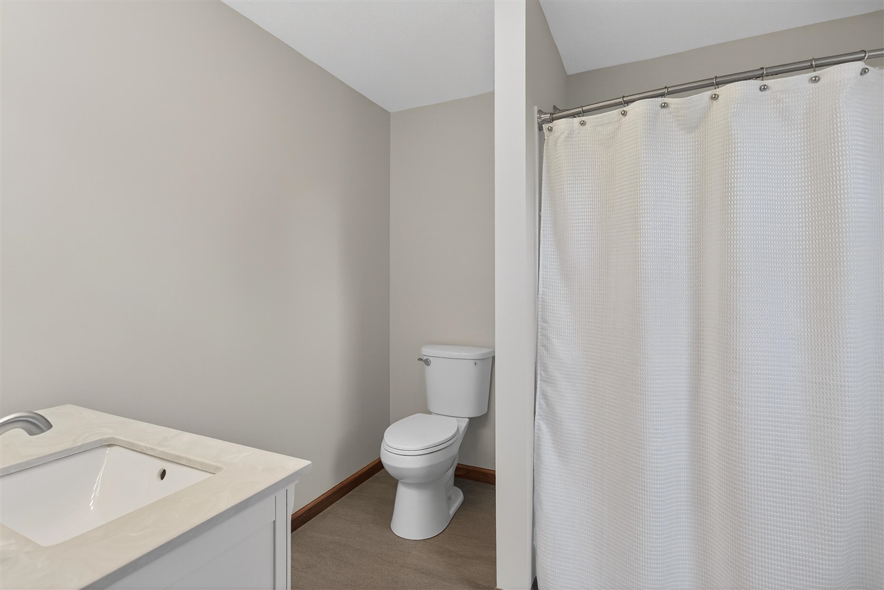 5452 Oakpoint Road, Jackson, MI, 49201-7212