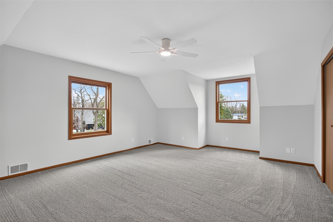 5452 Oakpoint Road, Jackson, MI, 49201-7212