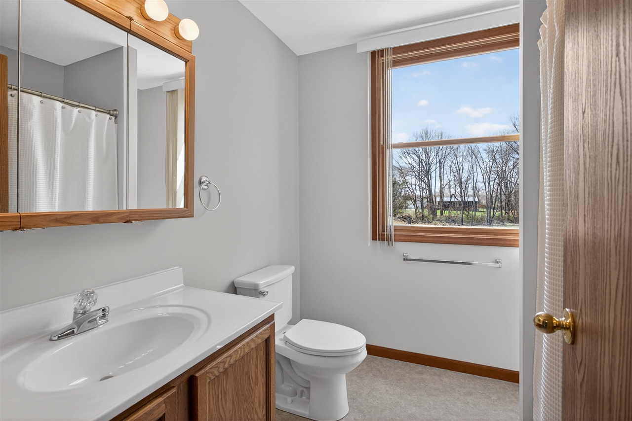 5452 Oakpoint Road, Jackson, MI, 49201-7212