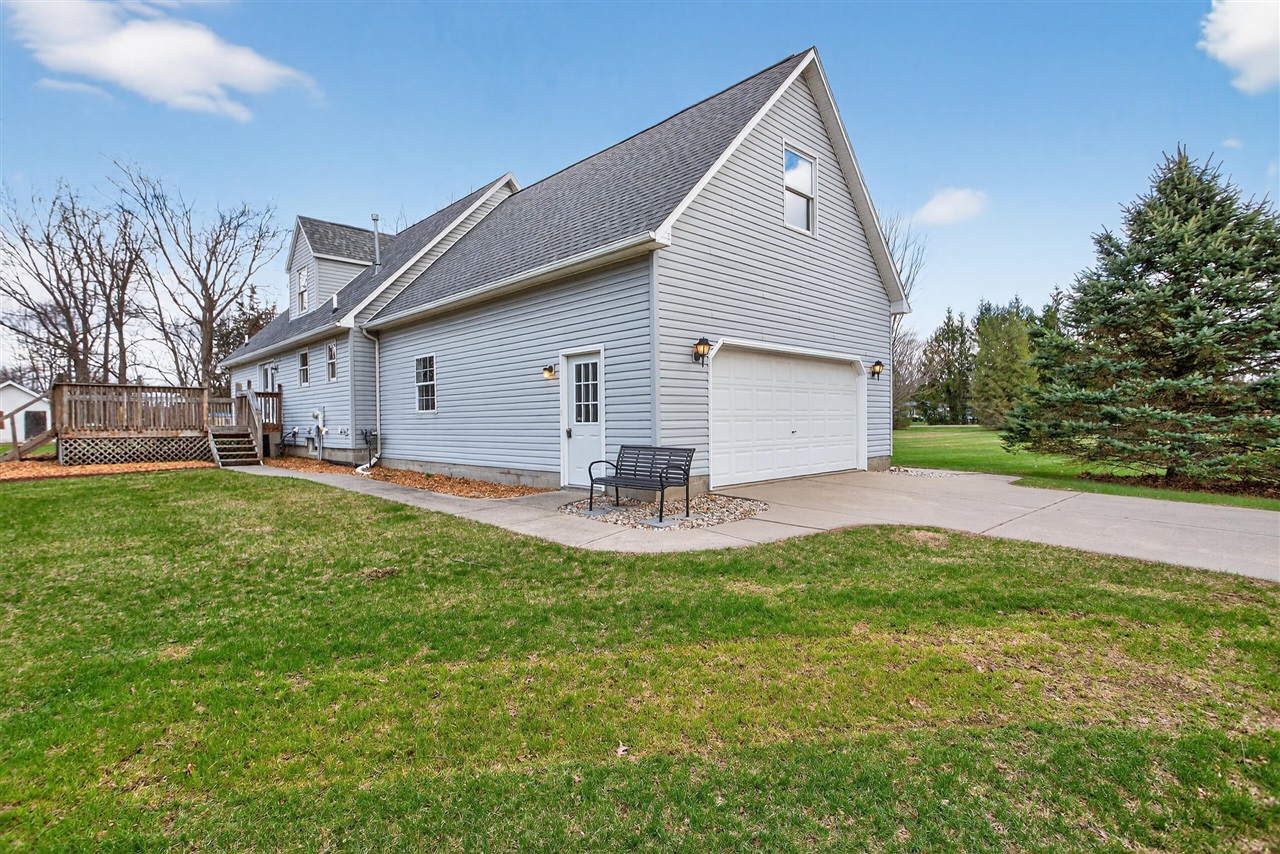 5452 Oakpoint Road, Jackson, MI, 49201-7212