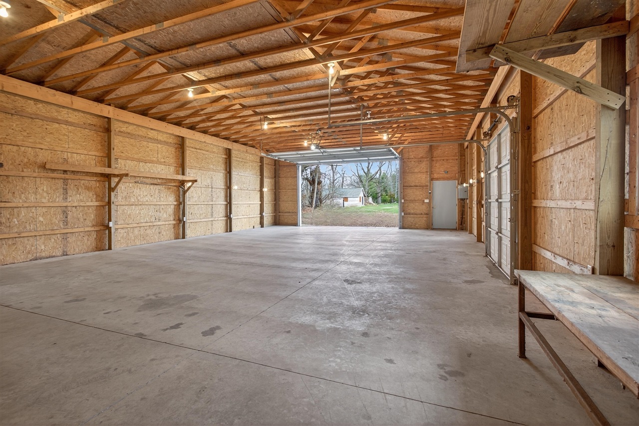 5452 Oakpoint Road, Jackson, MI, 49201-7212