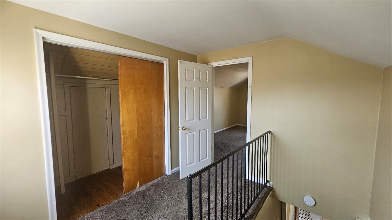 21345 Newcastle Road, Harper Woods, MI, 48225-2357