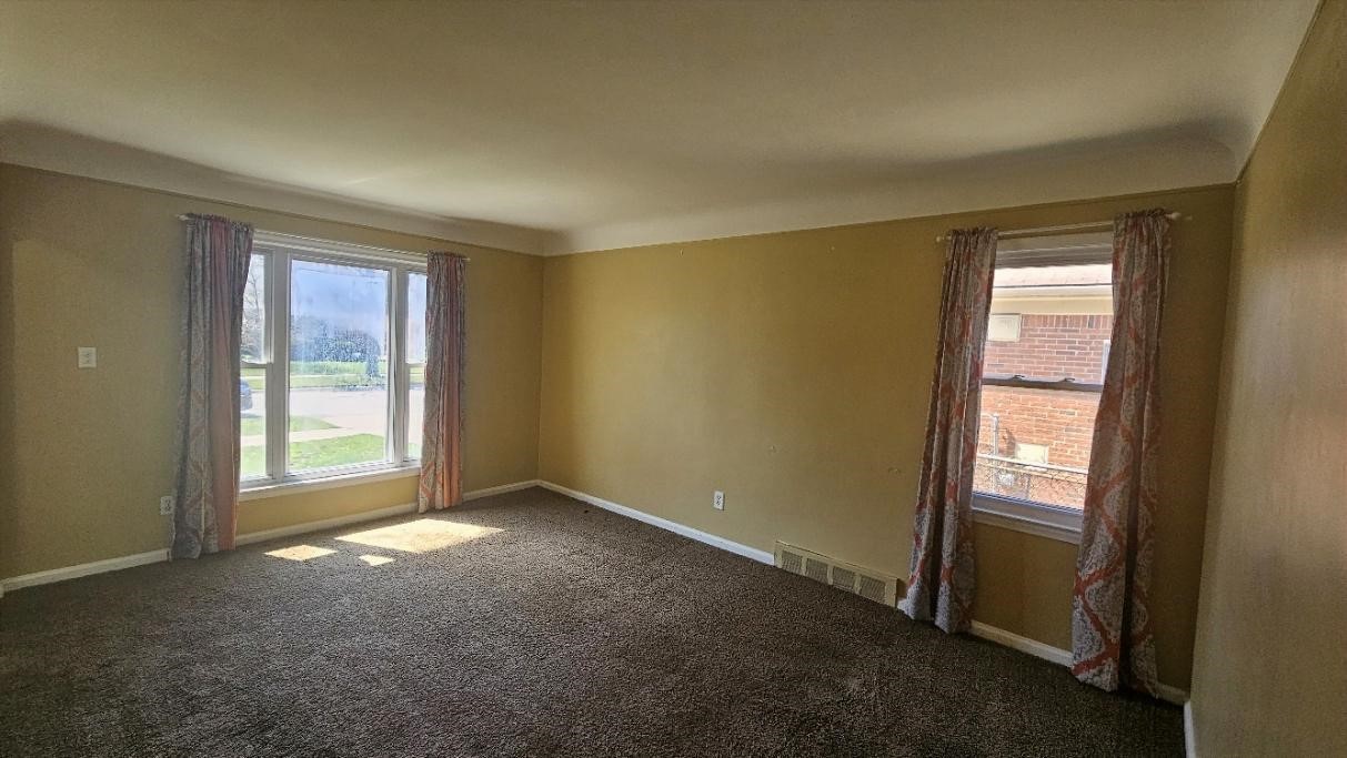 21345 Newcastle Road, Harper Woods, MI, 48225-2357