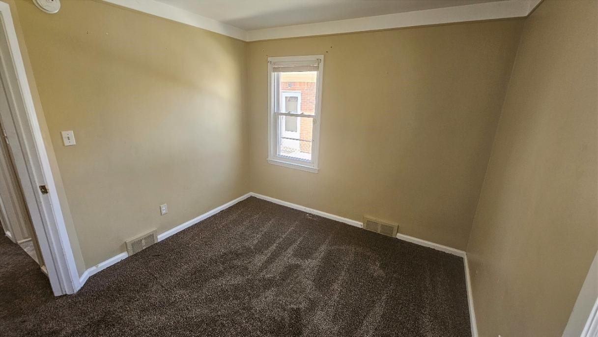 21345 Newcastle Road, Harper Woods, MI, 48225-2357