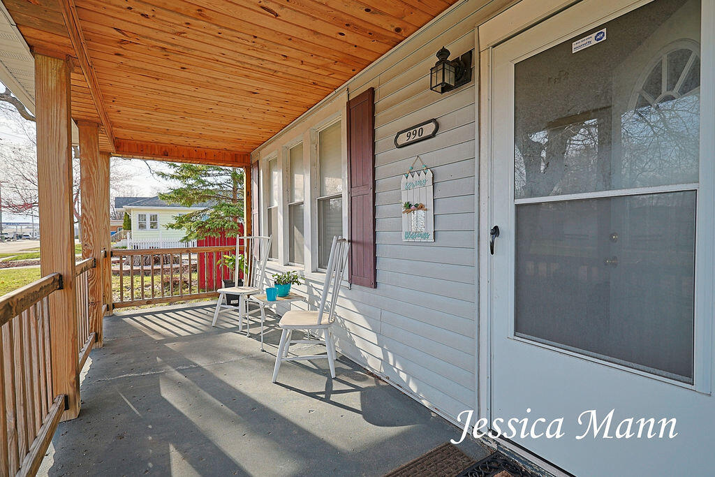 990 W Laketon Avenue, Muskegon, MI, 49441-2967
