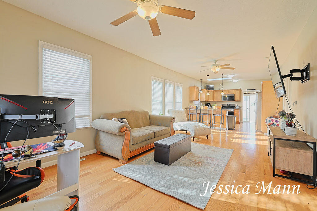 990 W Laketon Avenue, Muskegon, MI, 49441-2967